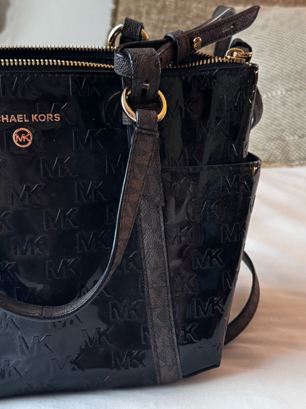 Michael Kors Black Small Tote with Matching Wallet - Picture 4 of 9